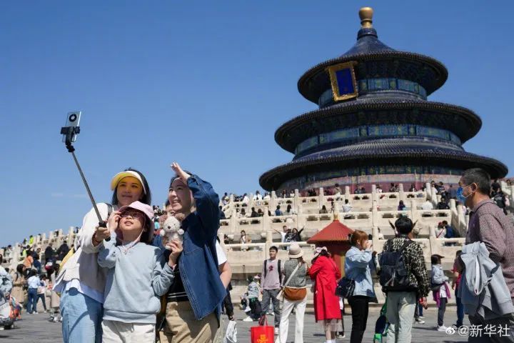 五一假期，景区人流涌动——各地景区人流图片纪实
