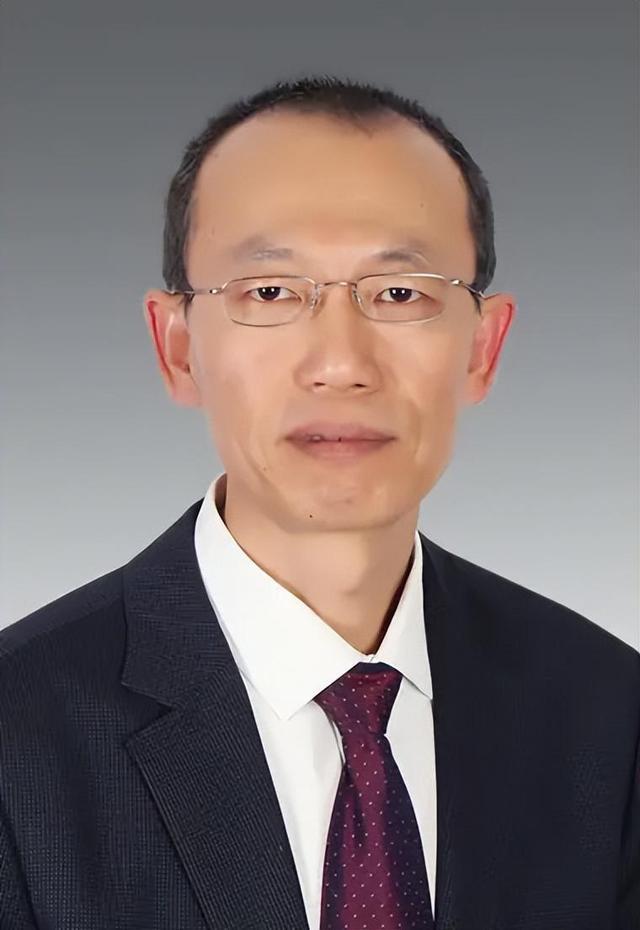 董某莹父亲为国企总经理事件引热议，官方回应
