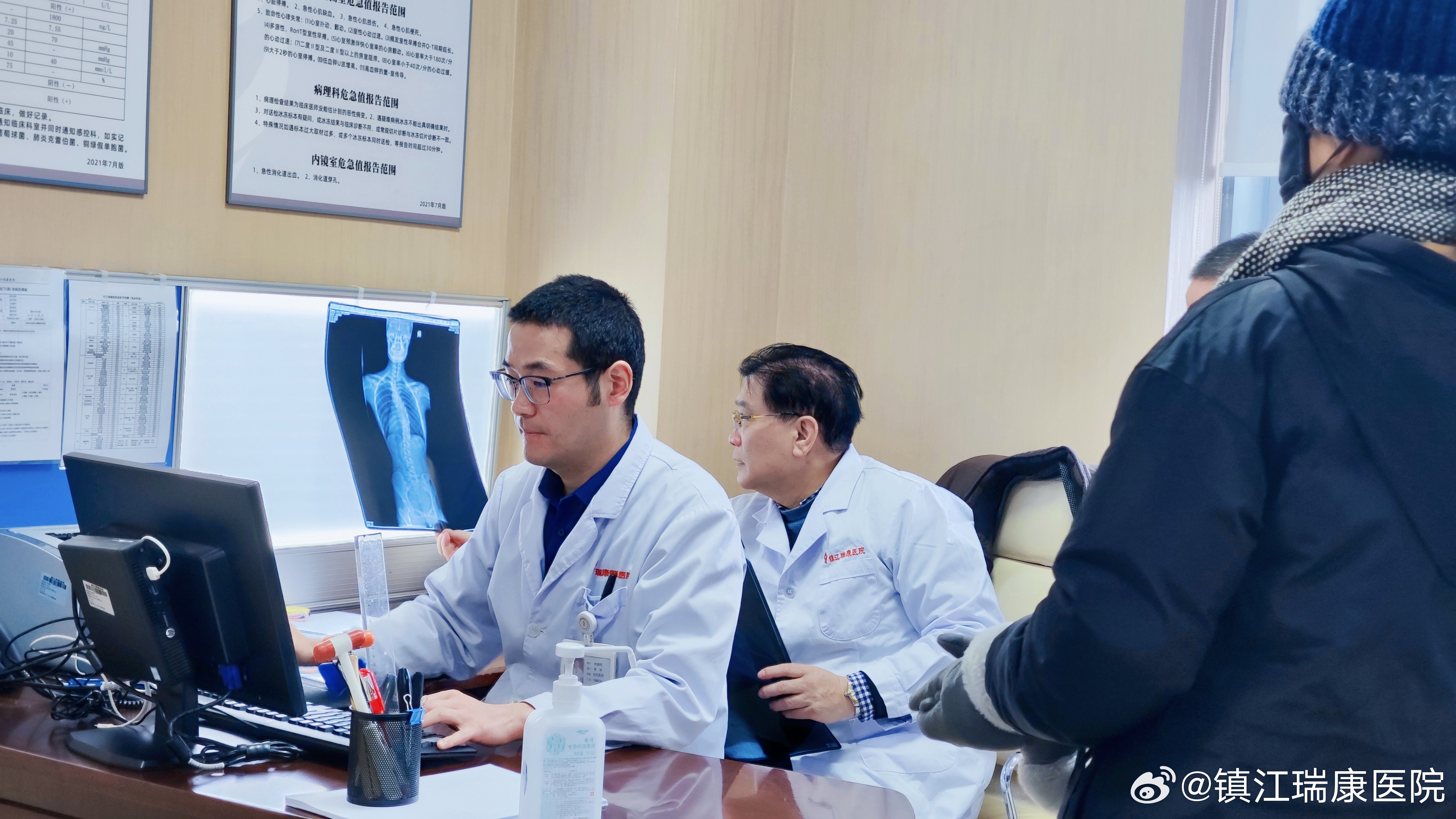 南京鼓楼医院院长遭尾随砍伤事件深度解析