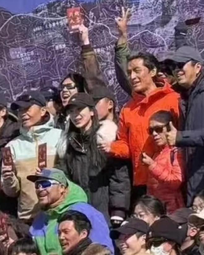 胡歌生命树开机路透，期待与热议交织的光影之旅