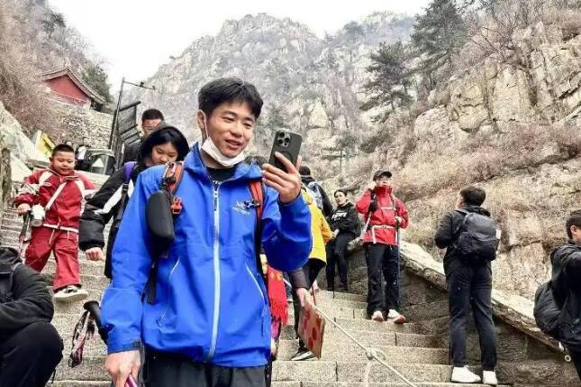 多位泰山陪爬员称五一接单量低于平时