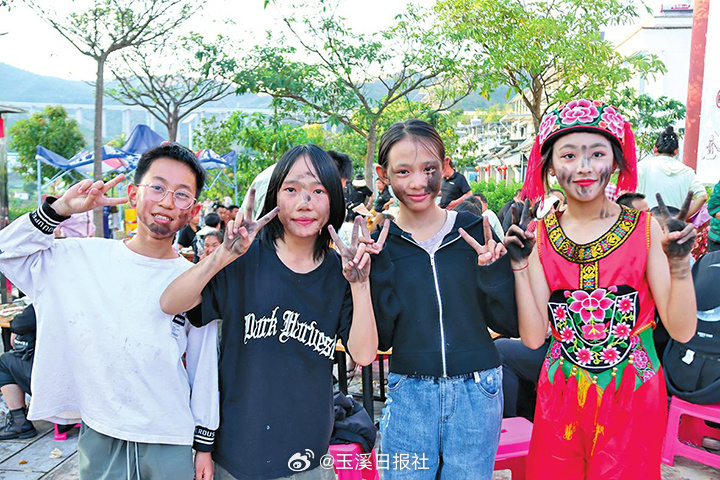 五一旅游遇到云南抹黑节，我有多滇