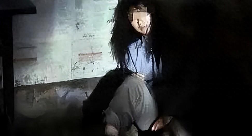 地下室囚禁两女7年死亡，揭示背后的悲剧与人性的沉沦