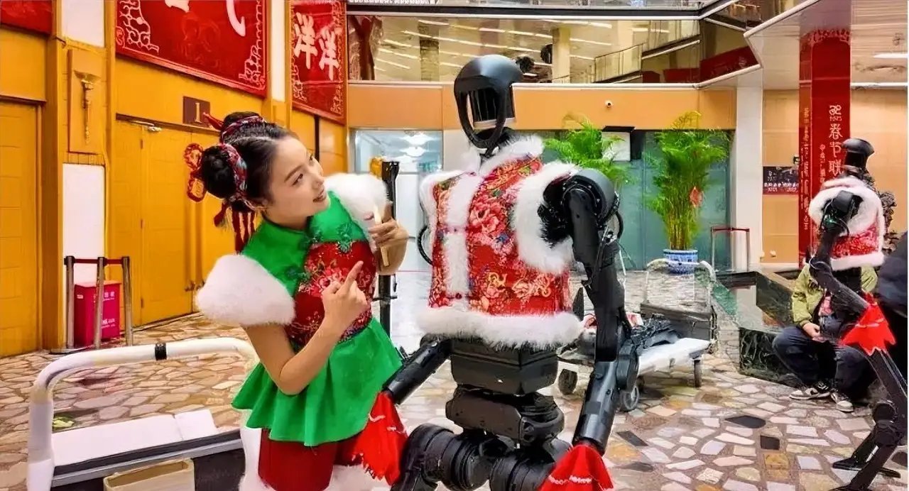 春晚机器人五一兼职累到翘二郎腿，科技与娱乐的交融背后的辛勤付出