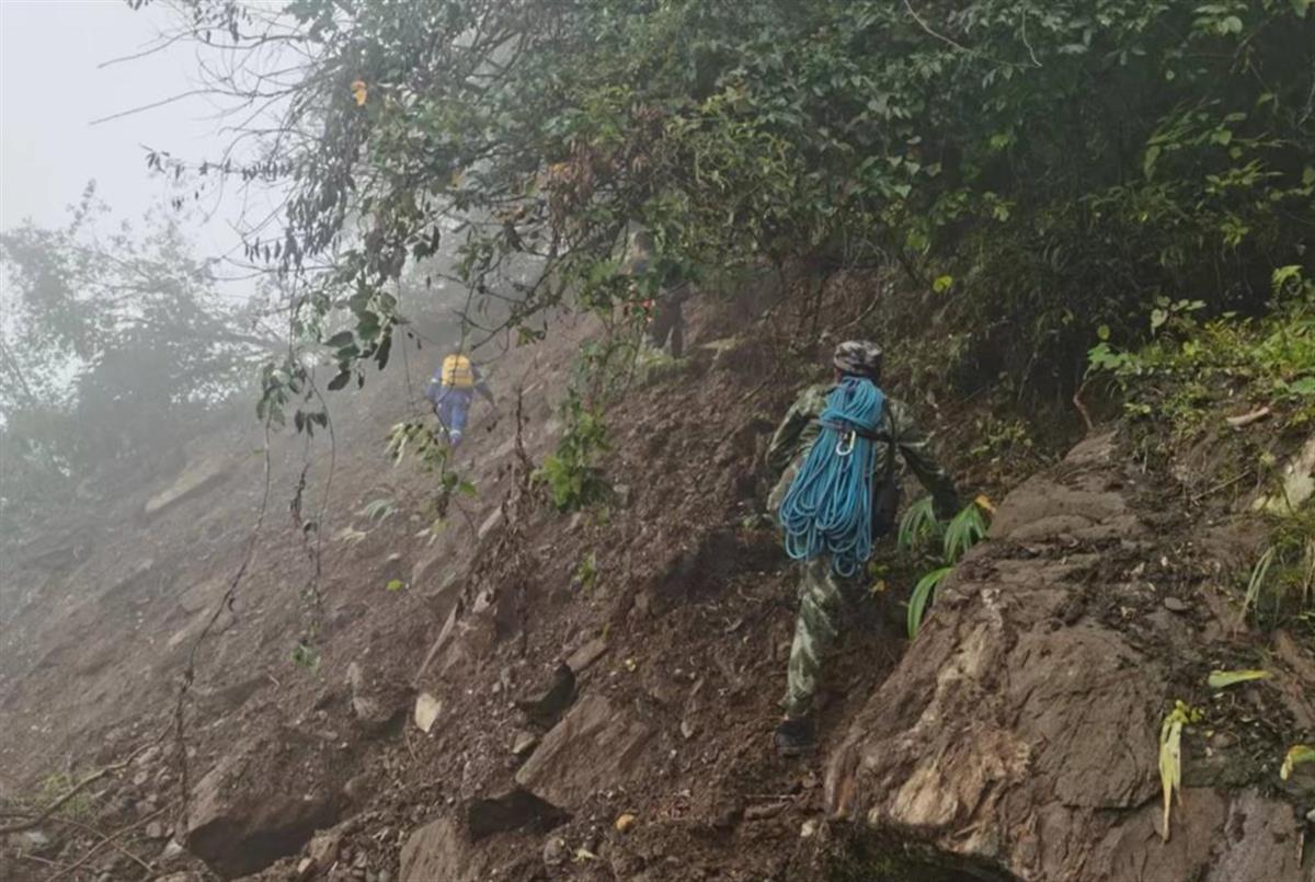八岁男童山上失踪六天，已有线索显现，希望之光照亮黑暗