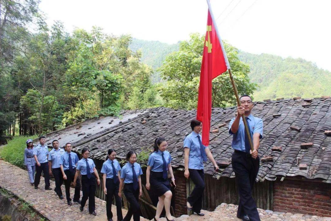关于福建8岁失踪男孩脚印被发现传闻的辟谣与解析