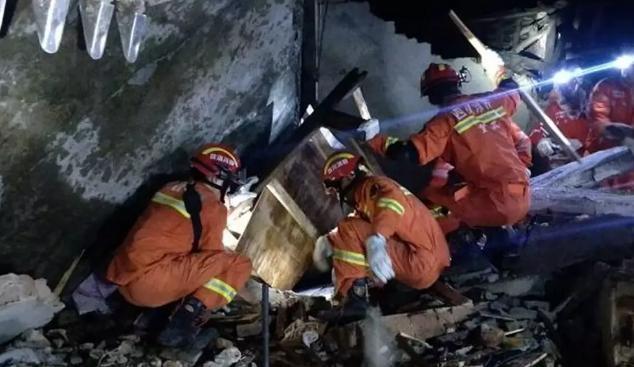 调侃地震同胞被封号，反思与启示