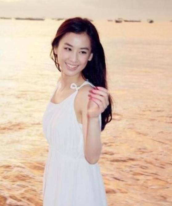 黄圣依发文，终于可以自己选剧本了——迈向演艺新高峰