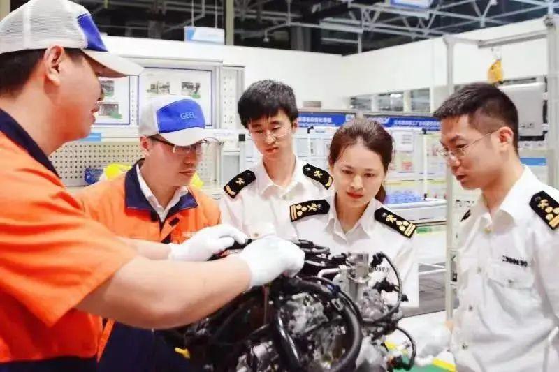 互降关税后美客户砸单，义乌加急发货——全球贸易的新篇章