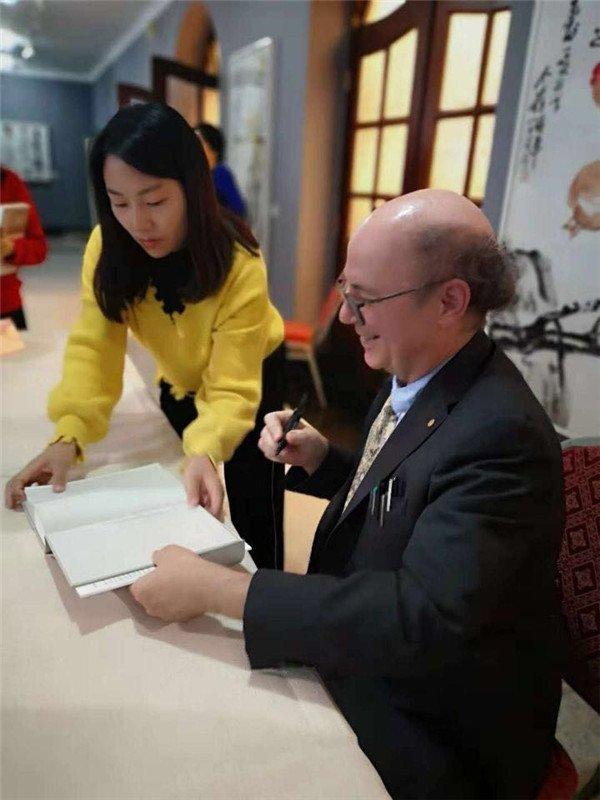 武大的校门，历史、文化与时代的交汇点