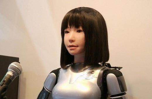 机器人与女生的冲突，一场不应发生的较量
