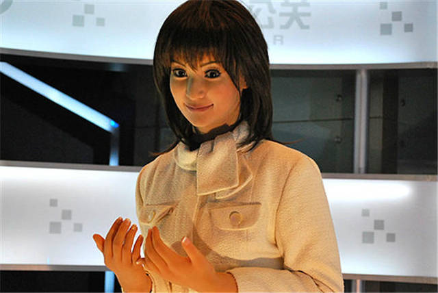美女机器人引发争议，生死成谜