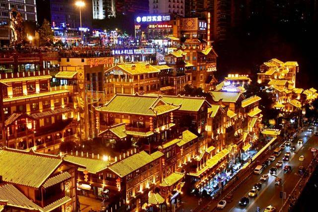 揭秘重庆洪崖洞洞主，背后的含义与故事