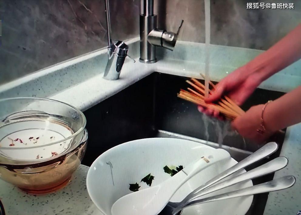 饭前烫碗到底靠不靠谱？深度解析餐具清洁的重要性