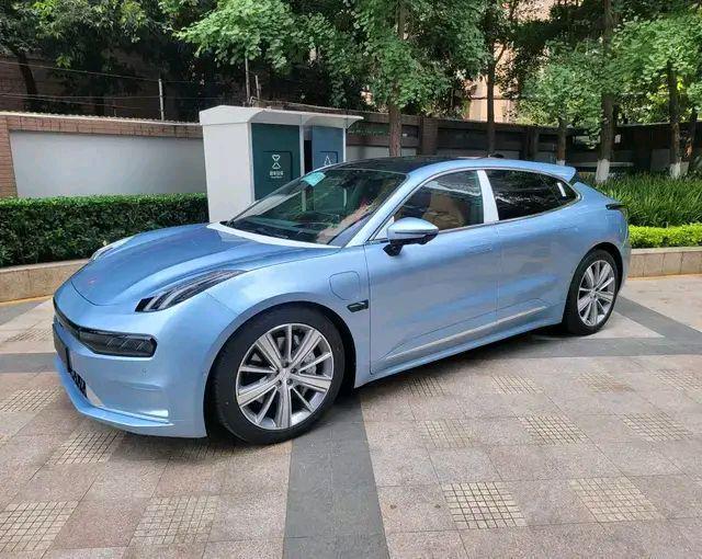 极氪连续三个月月销超4万辆，电动车市场的新领军者