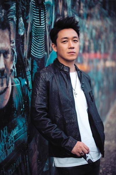 潘粤明YMCA，演技炸裂，引领潮流新风尚