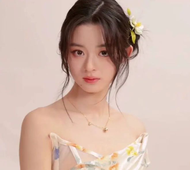 黄杨钿甜是富二代吗？——探寻真相的背后