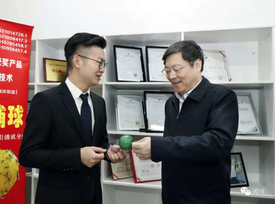 湖南省委书记看望老同志，传递温暖与关怀