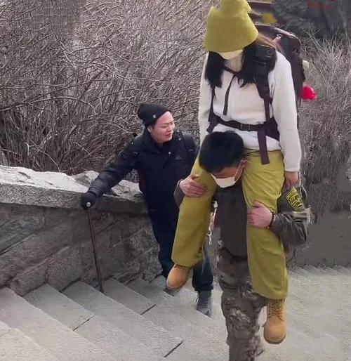 当红男演员接戏困境下的别样兼职，泰山陪爬新体验