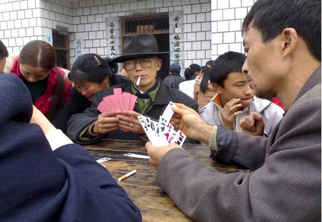 干部打牌怎么处理？全面解读应对策略
