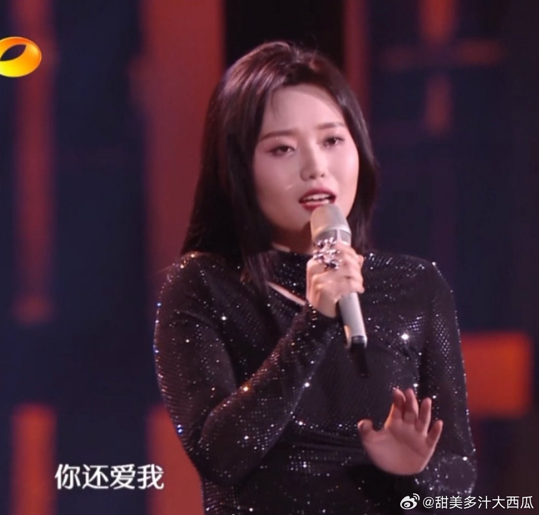 李雪琴董卿连麦，两大才女在线交流引热议