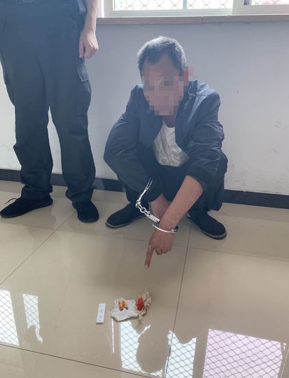男子吸毒28年耗尽千万家产，一个关于沉沦与救赎的故事