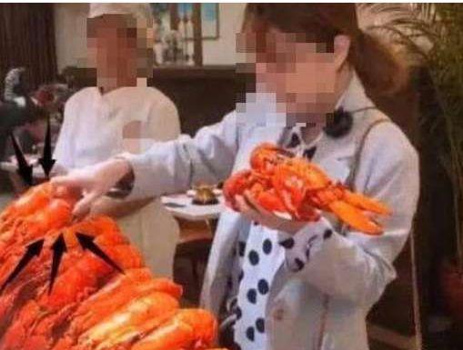 女子吃自助餐拿大鱼头被厨师提醒背后的故事