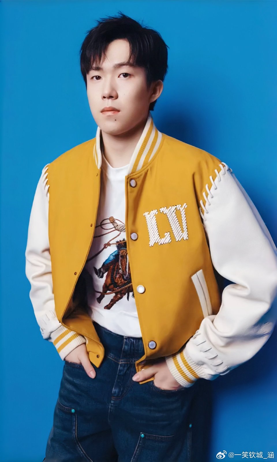 王楚钦亮相LV大秀，星光璀璨，运动时尚新标杆