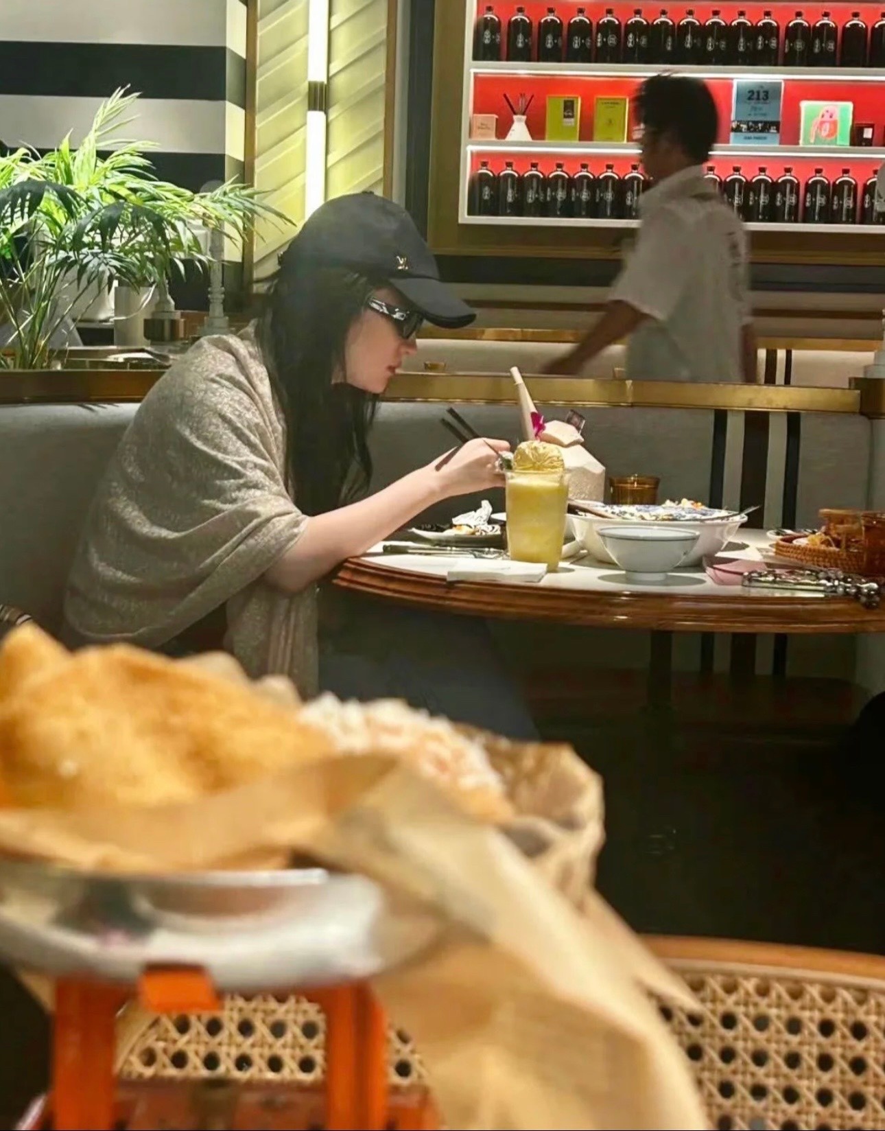 刘亦菲的餐桌时光，品味生活与美食的交融