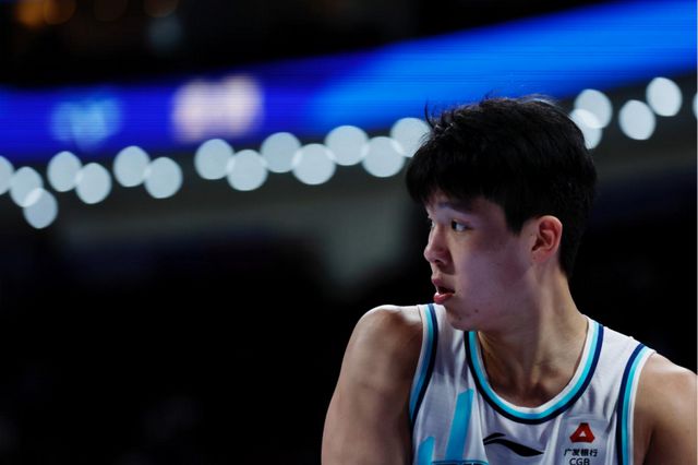 篮球新星杨瀚森，从街头到NBA的崛起之路