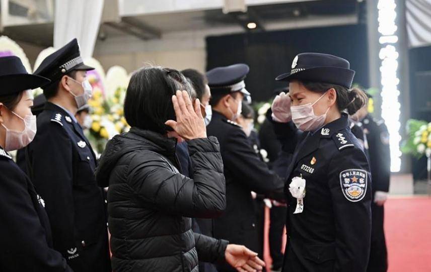 缉毒警退役，英雄归来，新篇章开启