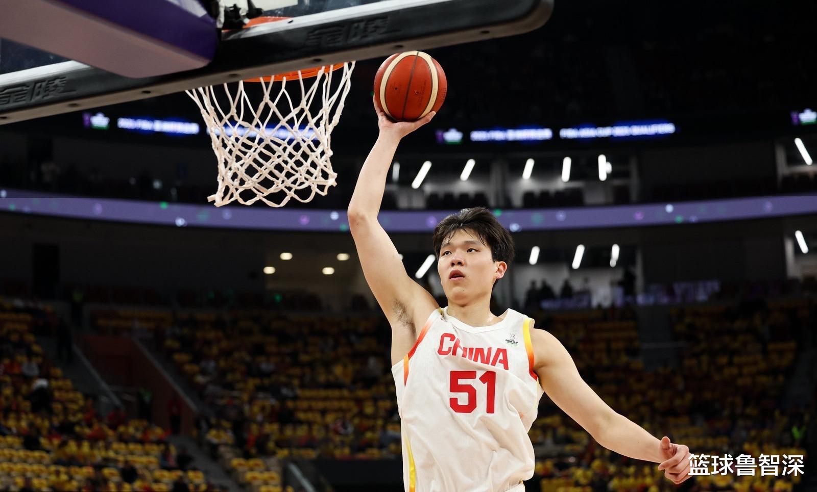 杨瀚森成中国第三位NBA首轮秀，新星闪耀篮球殿堂