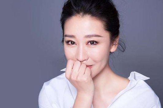 女演员颖儿因腹部剧痛切除胆囊，全面解读与健康科普